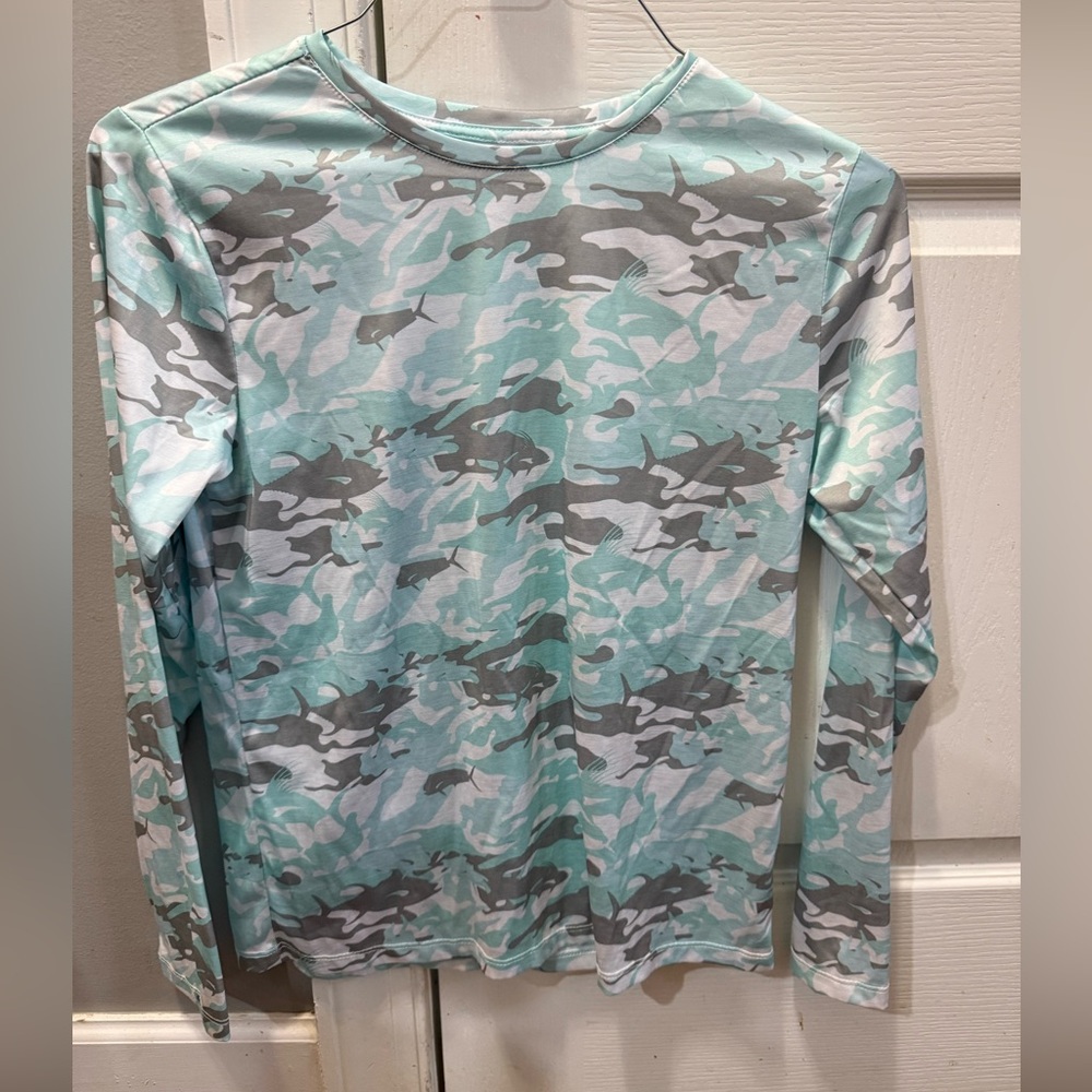 Boys camo swim shirt NWOT